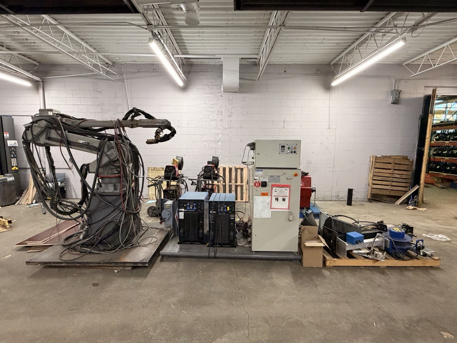 MOTOMAN HP50-20 Welding Robot NX100 Control