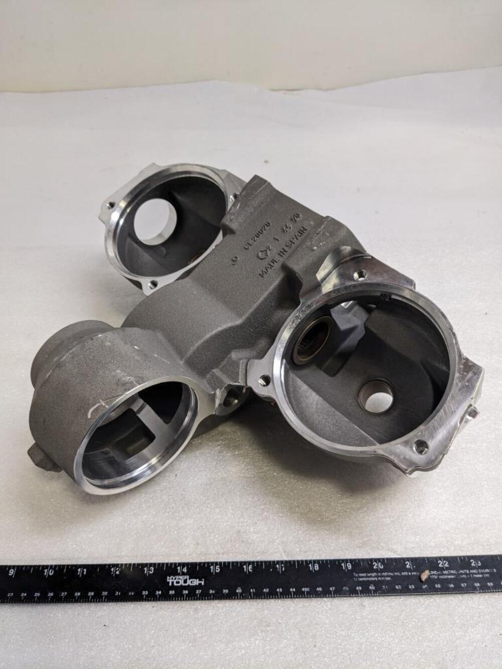 JOHN DEERE CE20020 ROW UNIT GEAR CASE HOUSING NEW I2
