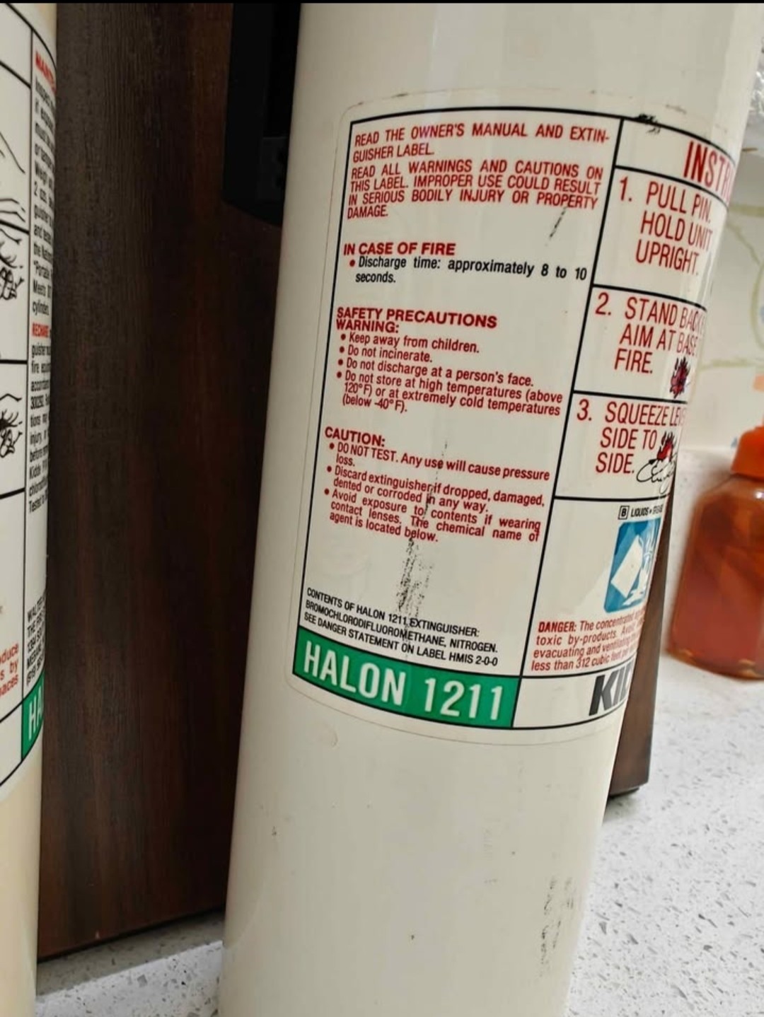 2 KIDDE MARINE FIRE EXTINGUISHERS 2.5 Lb. Halon 1211 B-C w/ BRACKETS