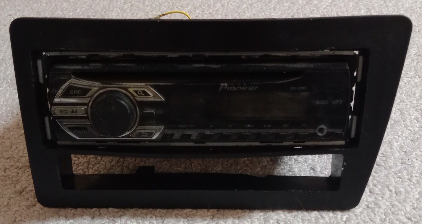 Pioneer DEH 150MP CD Player Radio 23