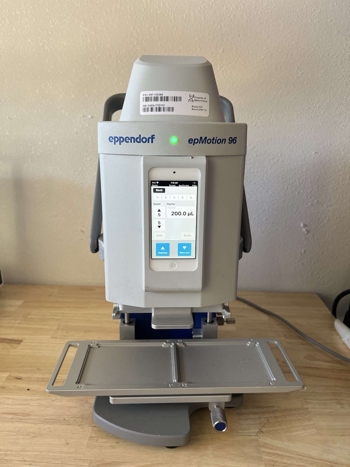 Eppendorf epmotion 96 5069000004 300ul w/2 position carrier plate, tested