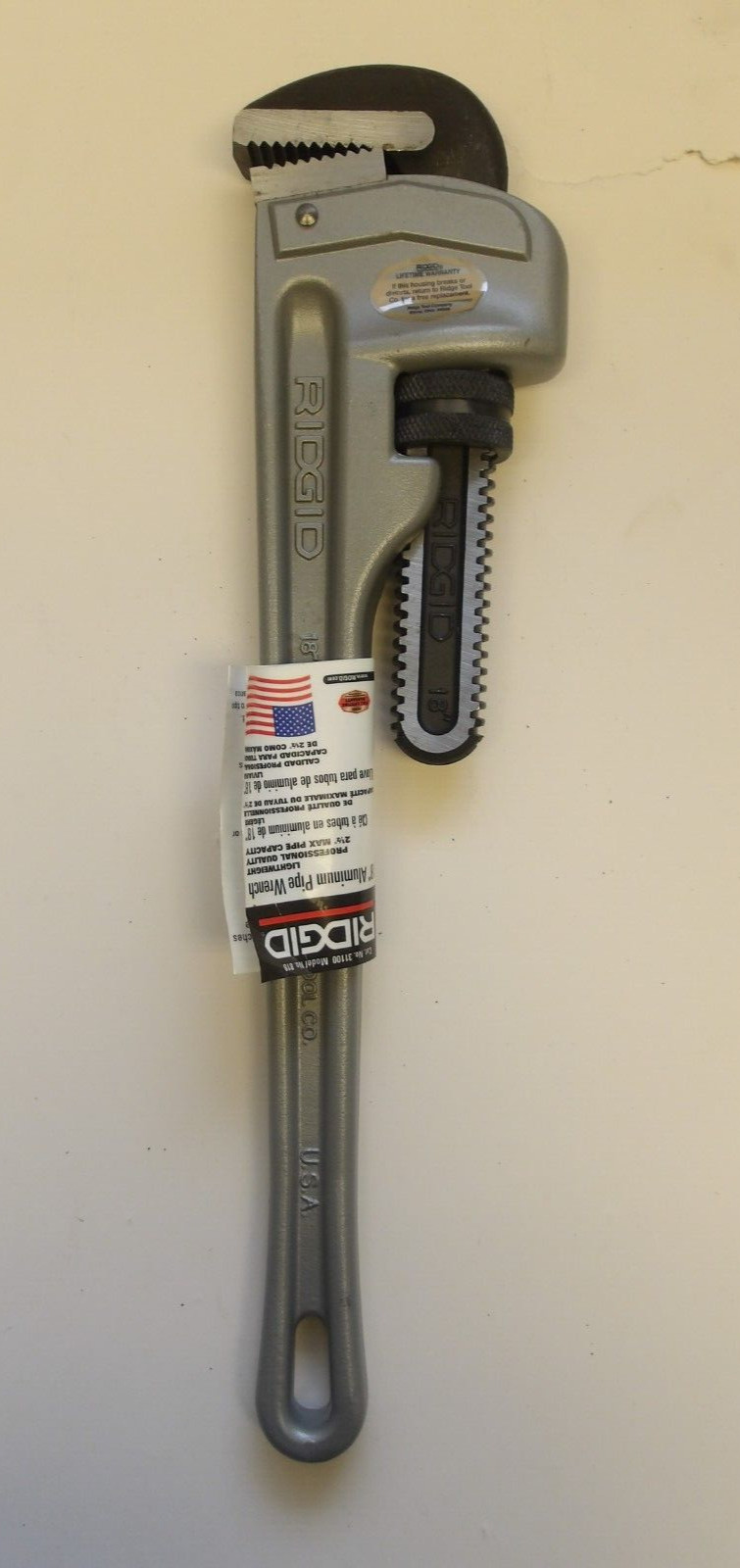 RIGID P/N: 31100 18" ALUMINUM PIPE WRENCH LIGHTWEIGHT 2 1/2" MAX PIPE CAPACITY