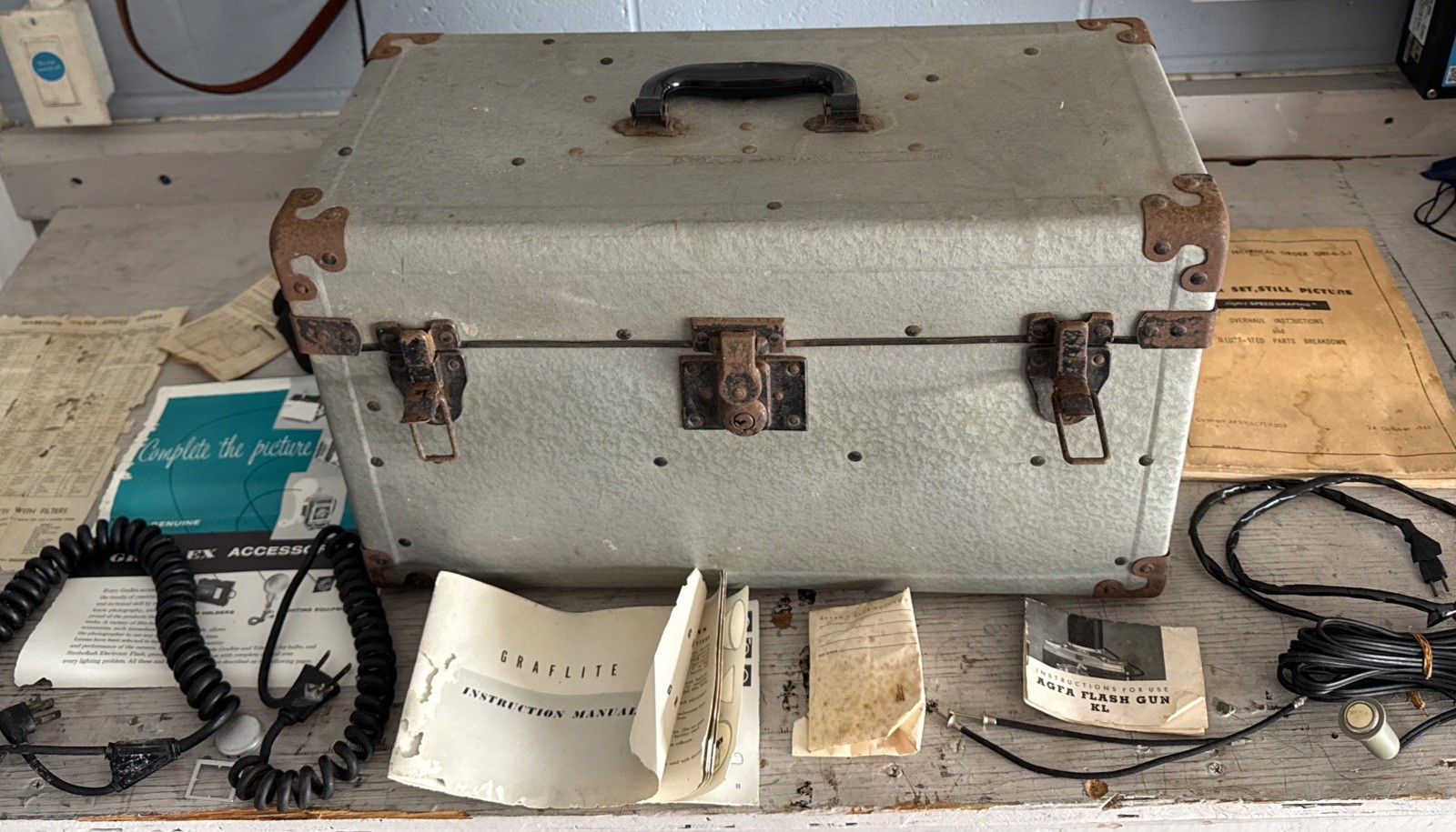 VTG USAF Military Graflex Case Lot - Manuals, Cords Restoration Project