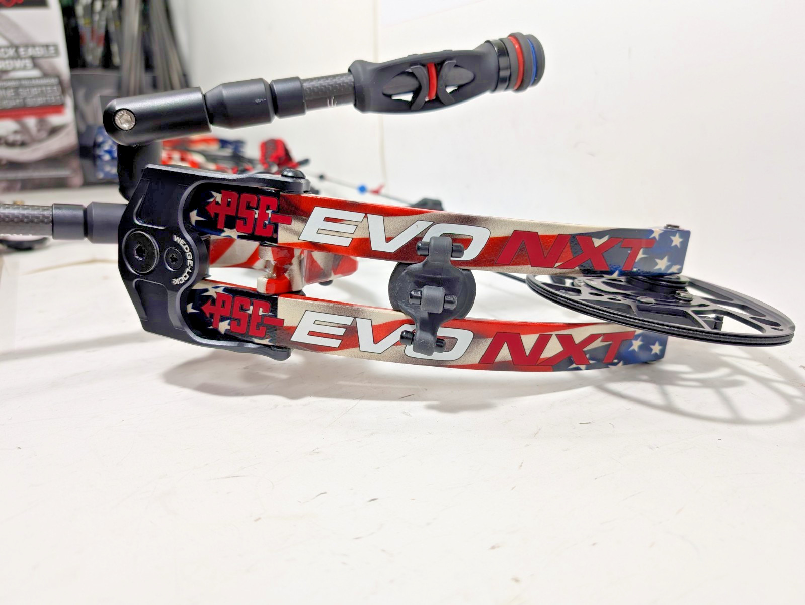 PSE Evo Nxt 33 Compound Bow Pkg! 26.5-32" 60-70#'s RIGHT HAND! American Flag!