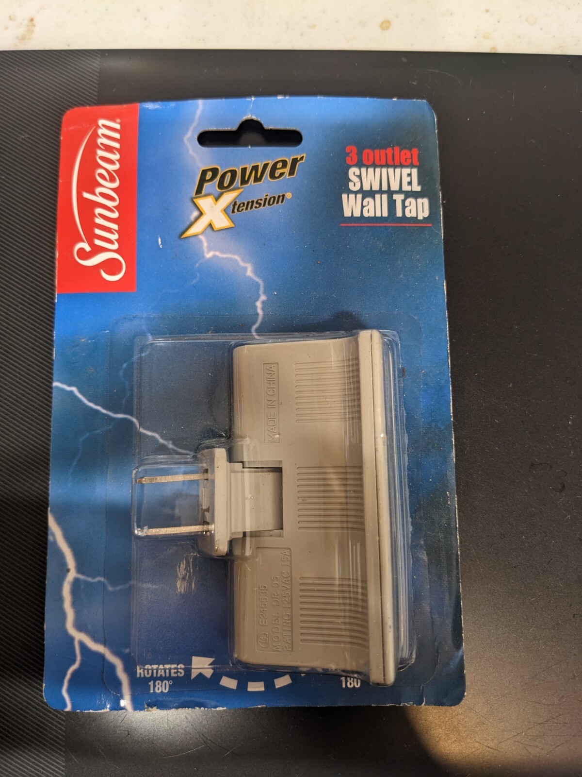 Sunbeam 3-Outlet Swivel Wall Plug