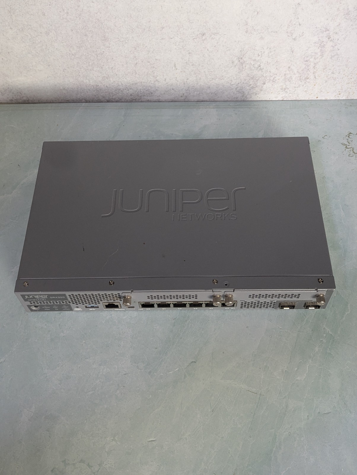 Juniper Networks SRX320 Security Services Gateway Appliance - NO Power Supply