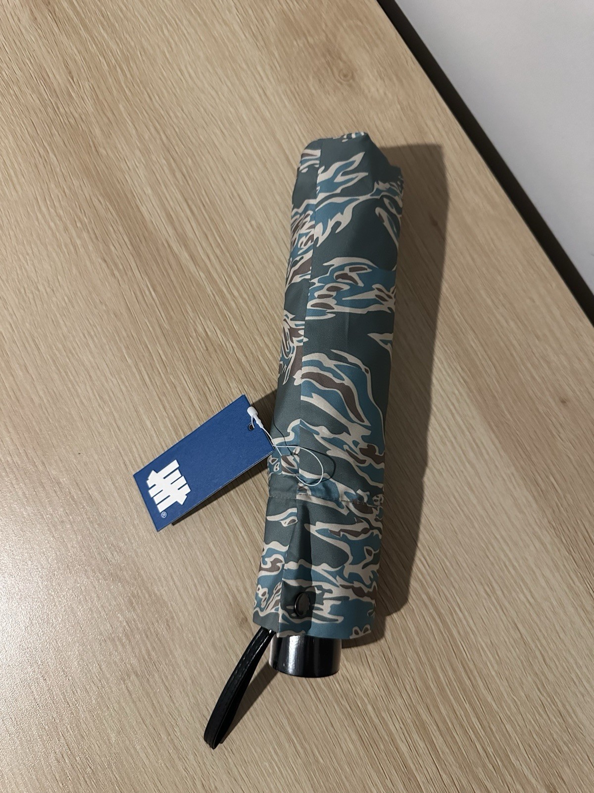 UNDEFEATED Compact Umbrella, Olive - Brand New