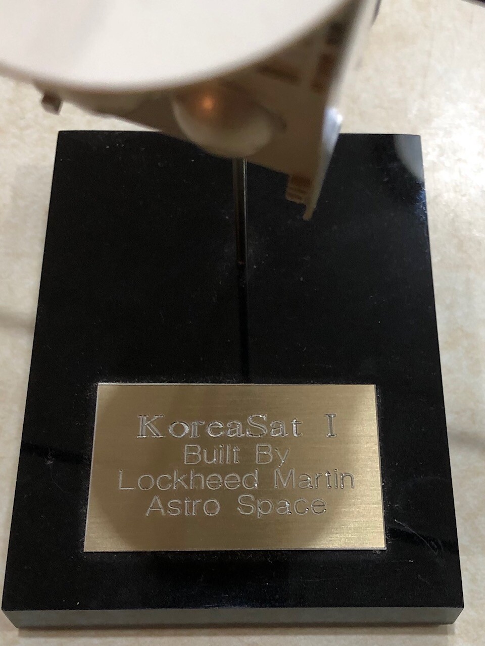 KoreaSat 1 SATELLITE LOCKHEED MARTIN ASTRO SPACE DESK MODEL UNCOMMON!