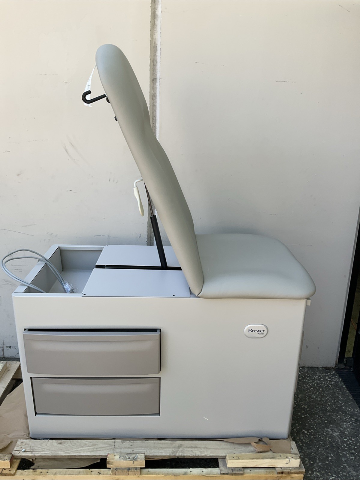 Brewer Company Examine Table Stool 5000-21 Medical Adjustable Access