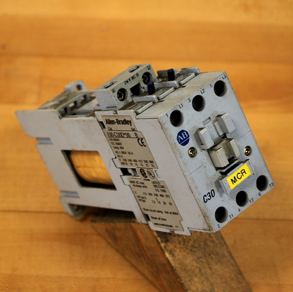 Allen Bradley 100-C30DJ00 Series B Starter 24VDC Coil, 3 Pole, 50 Amp - USED