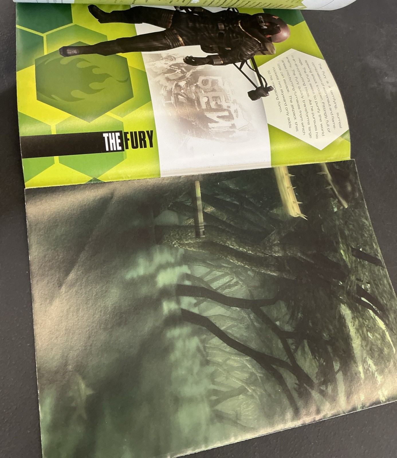 Metal Gear Solid 3 Snake Eater BradyGames Stategy Guide Includes Poster --S2G--