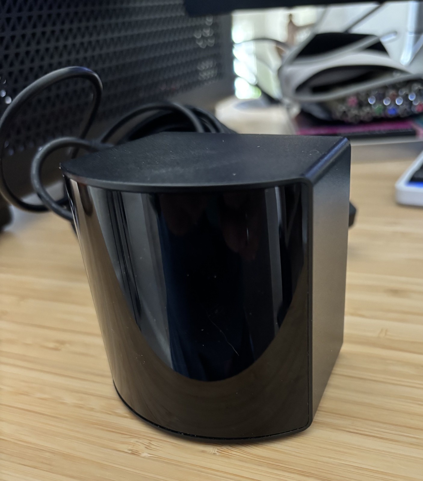 Valve Index VR Base Station 2.0 Lighthouse (RED LIGHT PLEASE READ)