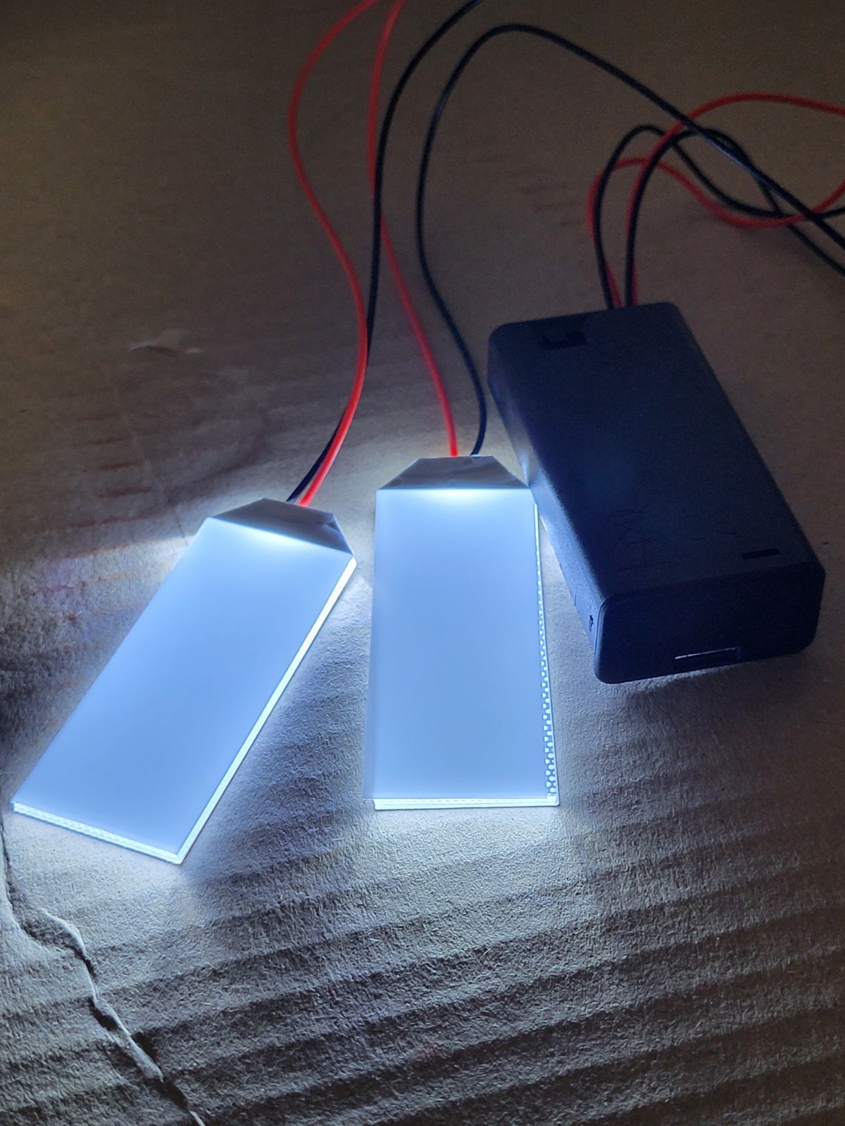 Portable AA Battery Holder with on/Off Switch and 2 LED Lights