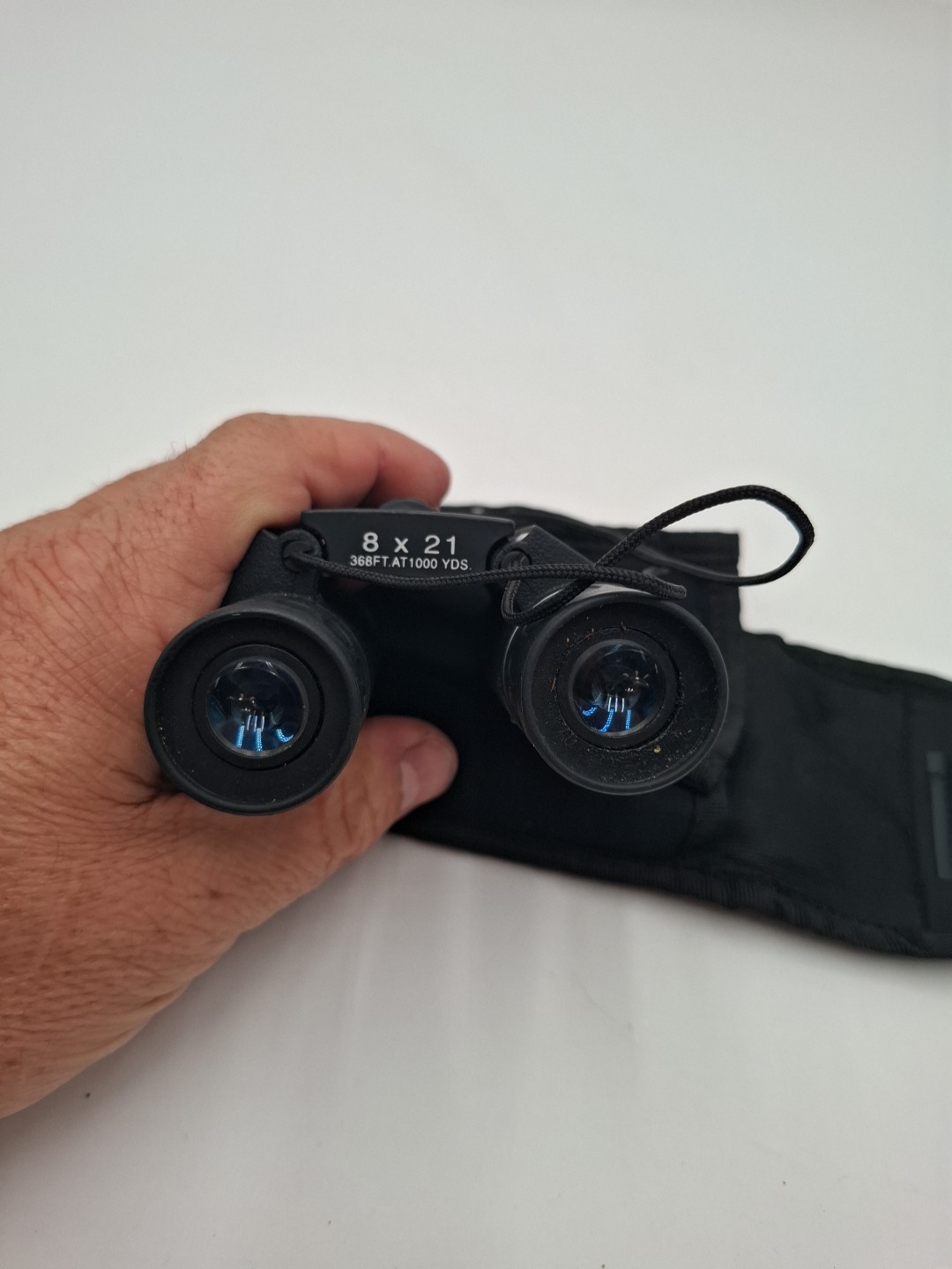 BUSHNELL BINOCULARS 8X21 COMPACT W/ Pouch