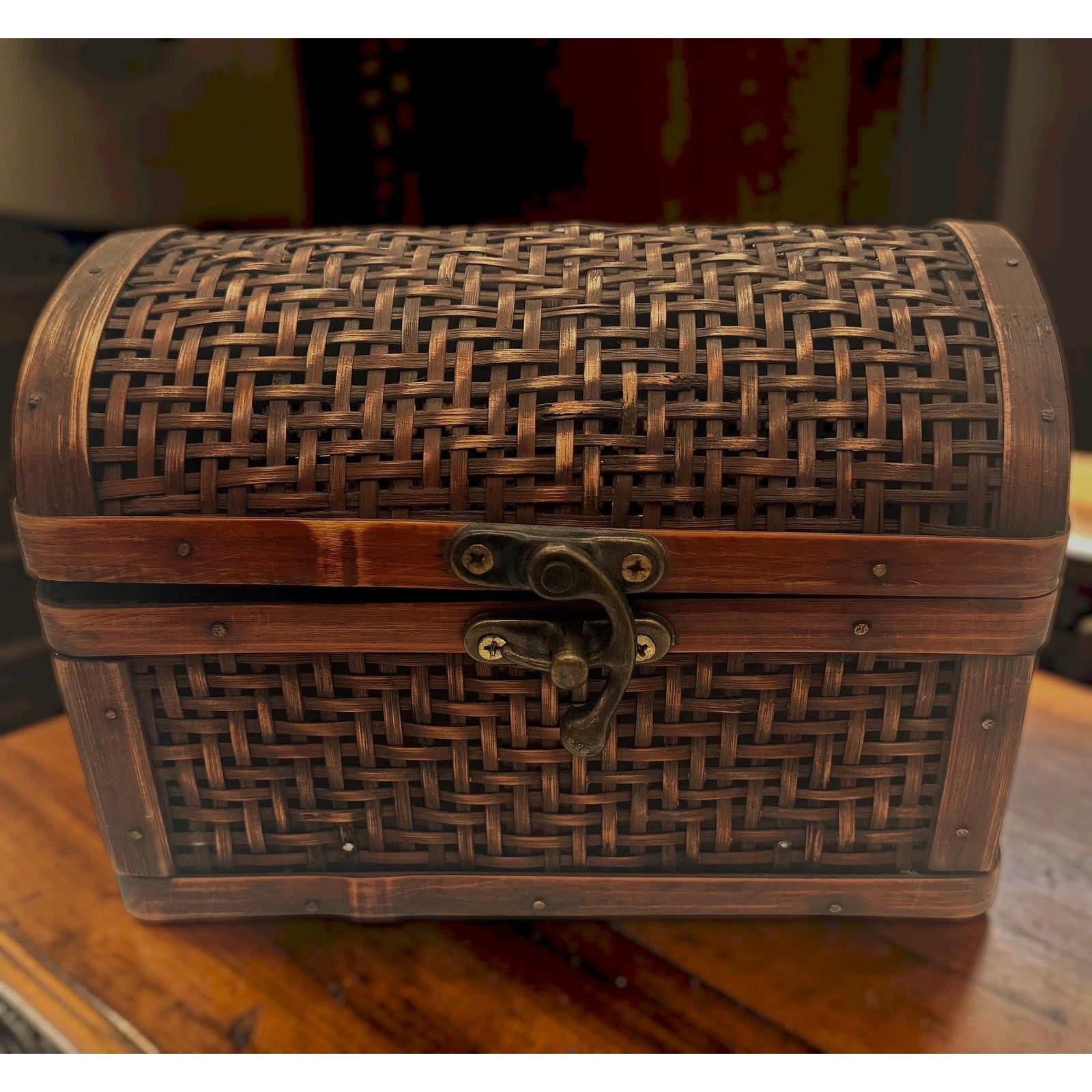 Vintage Woven Wicker Wood Treasure Chest Barrel Top Box Boho Brass Latch