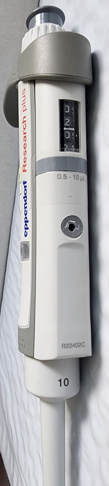 R22402C, 0.5-10μL, Adjustable Volume, Single Channel Pipette