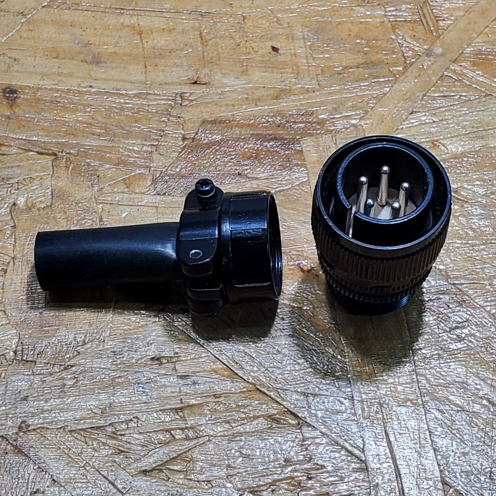 S12020-6 - 5 Pin Plug - Shell Strain Relief Replaces Lincoln Electric Connector