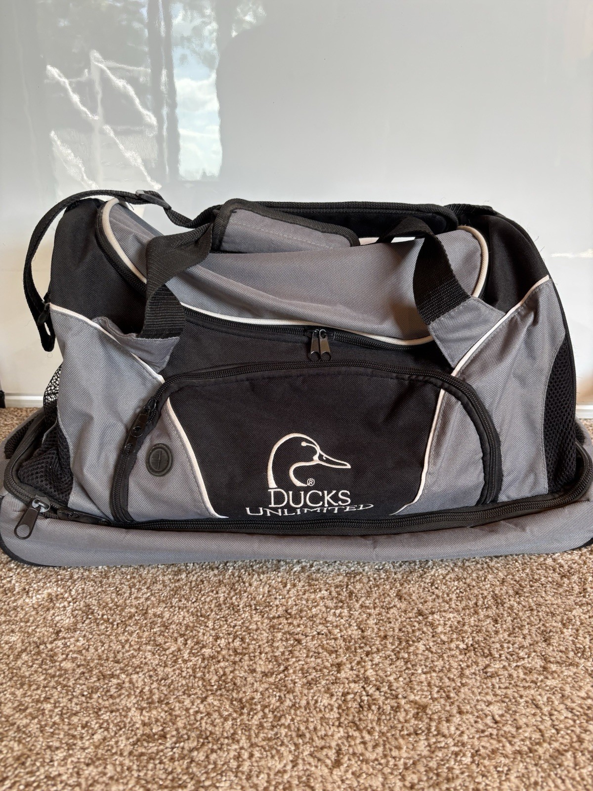 Ducks Unlimited Travel Range Blind Bag Shotgun Hunting Black Gray 20 x 10 x 12