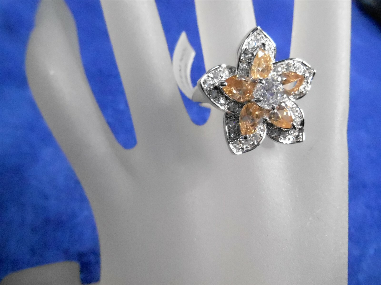 (#293) AMBER TONE FLORAL CUBIC ZIRCONIA RING SIZE 9