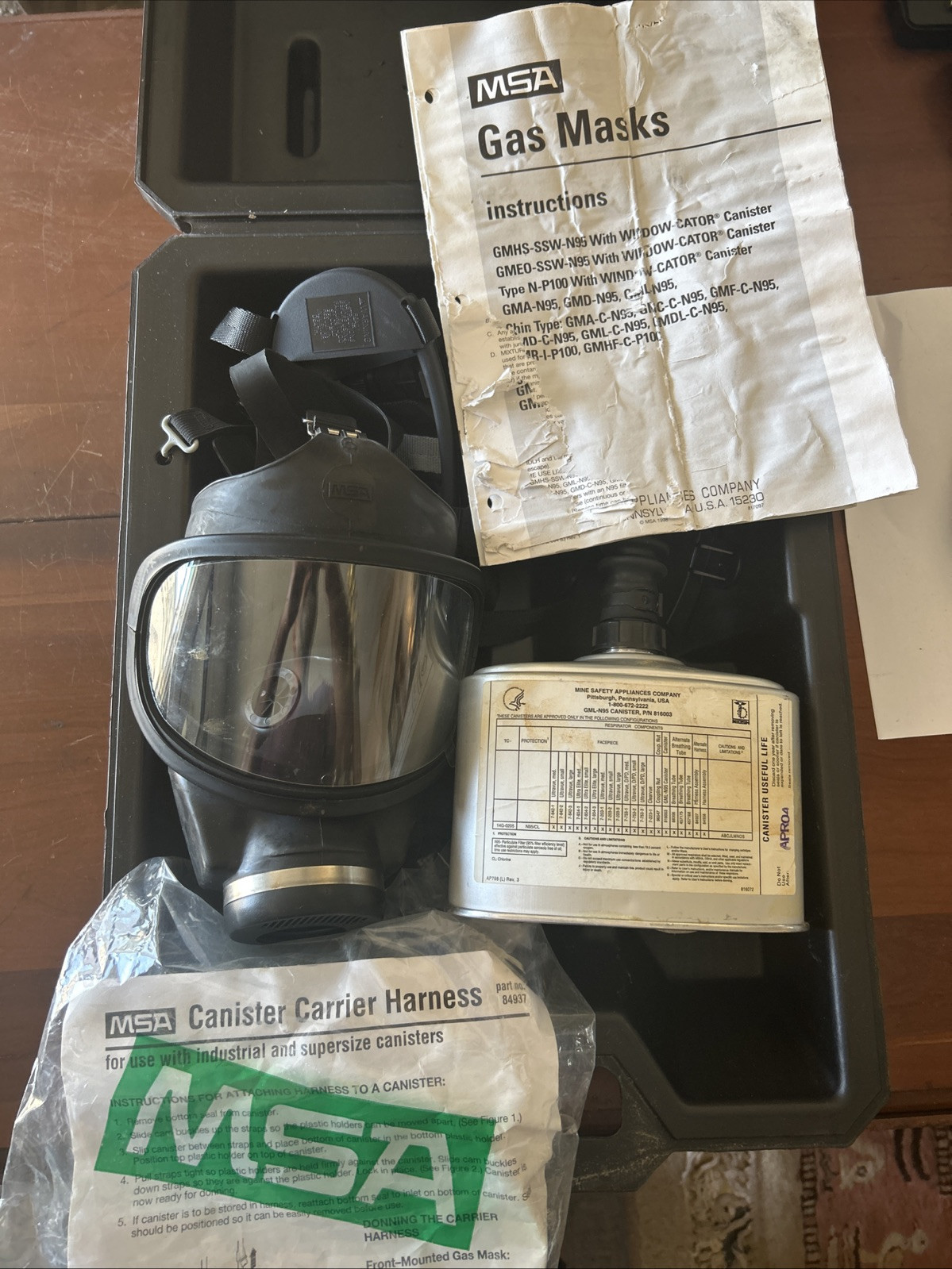 MSA clearvue Gas Mask NEW OLD STOCK with Case