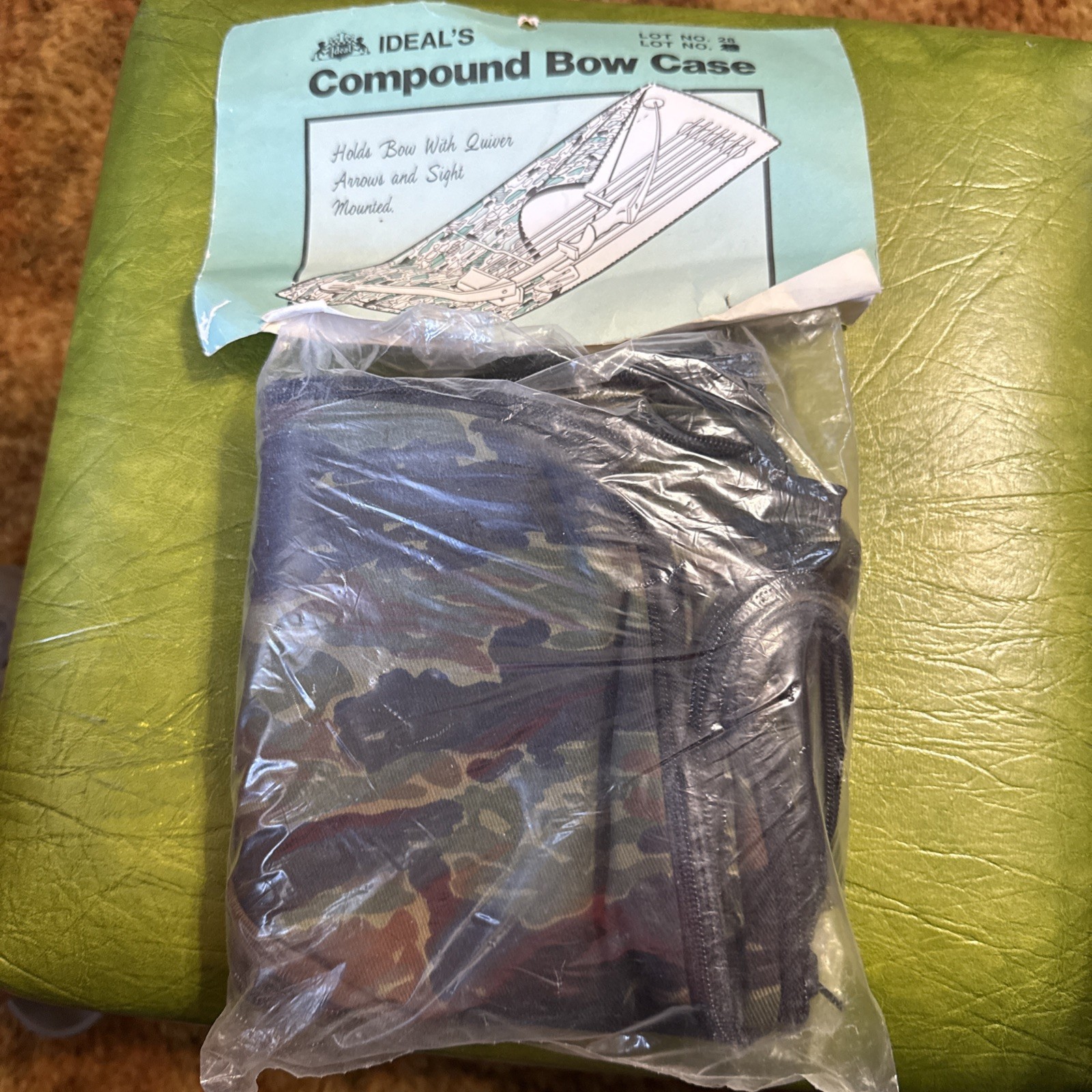 Vintage NOS Cloth Camo Bow Case 50 x 16 inches Ideal Dubois PA Tiger Stripe