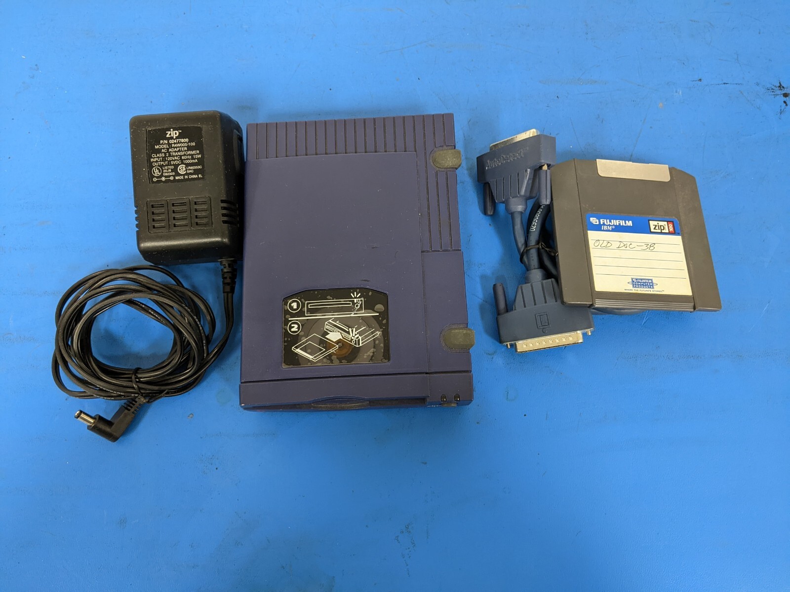 iOmega Zip 100 External Drive PC Parallel Port Back Up Model Z100p2