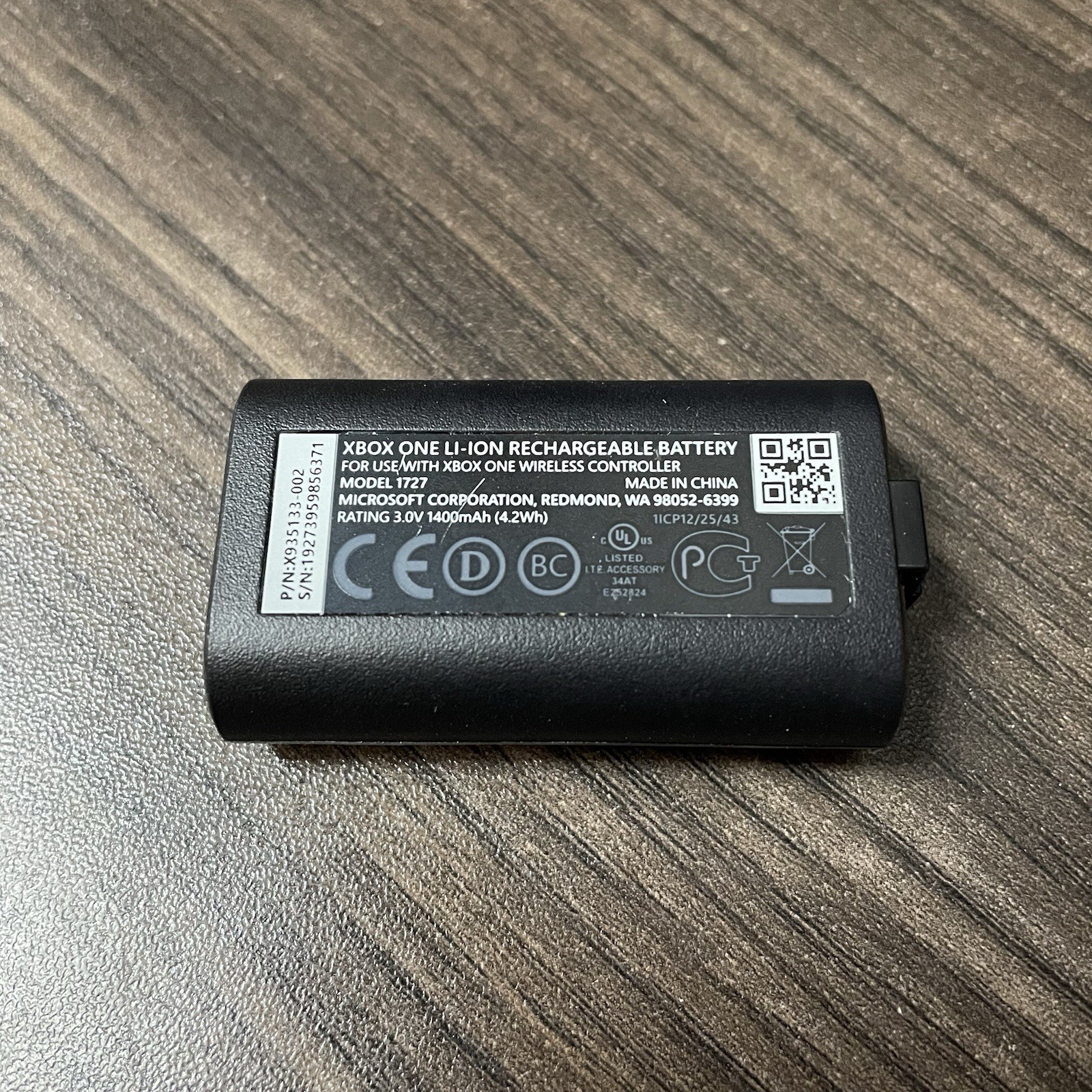 Microsoft XBOX One + Series X|S OEM Rechargeable Controller Battery + Cable