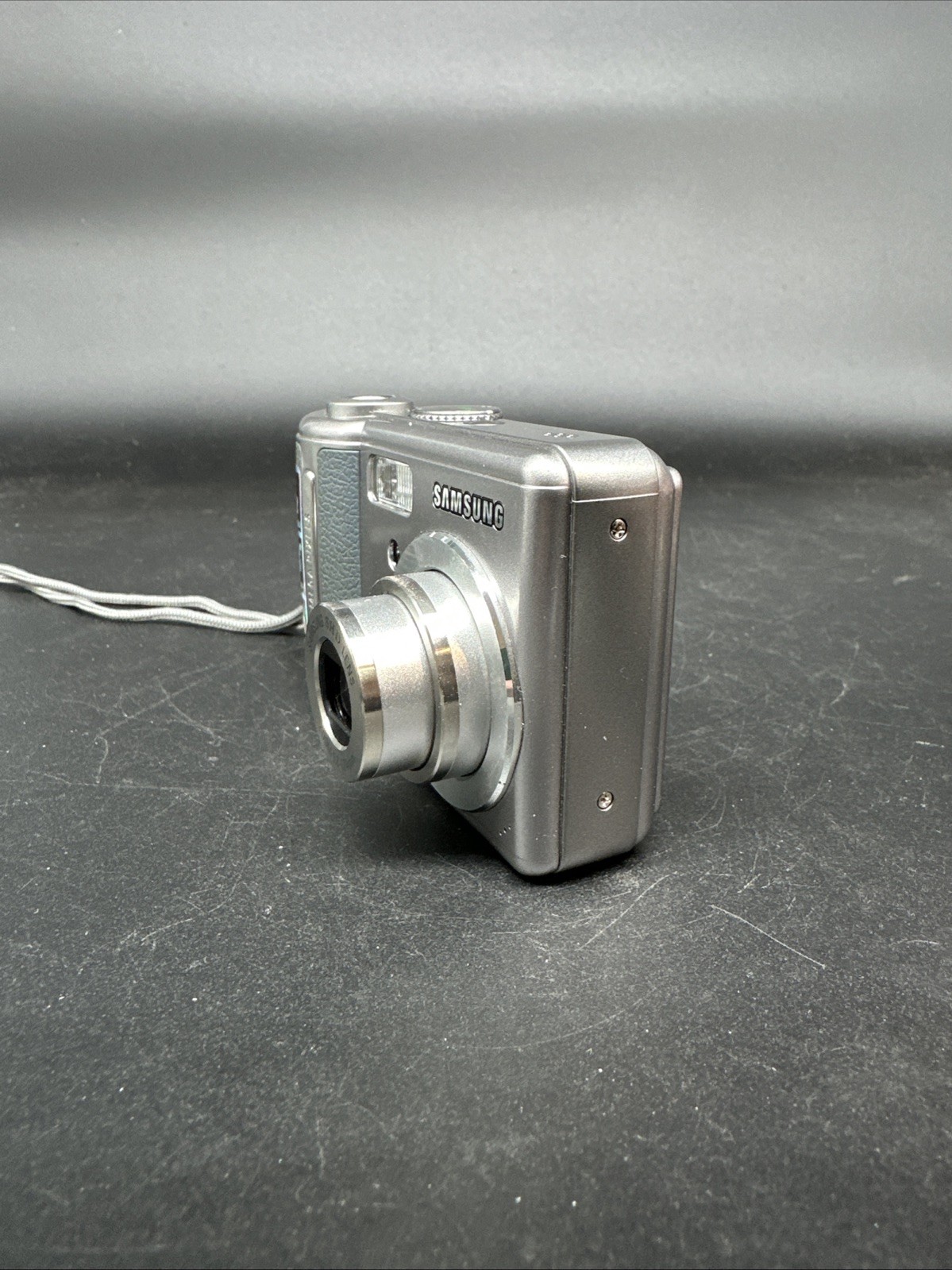 Samsung Digimax D73 7.2MP Digital Compact Camera, Silver - Tested