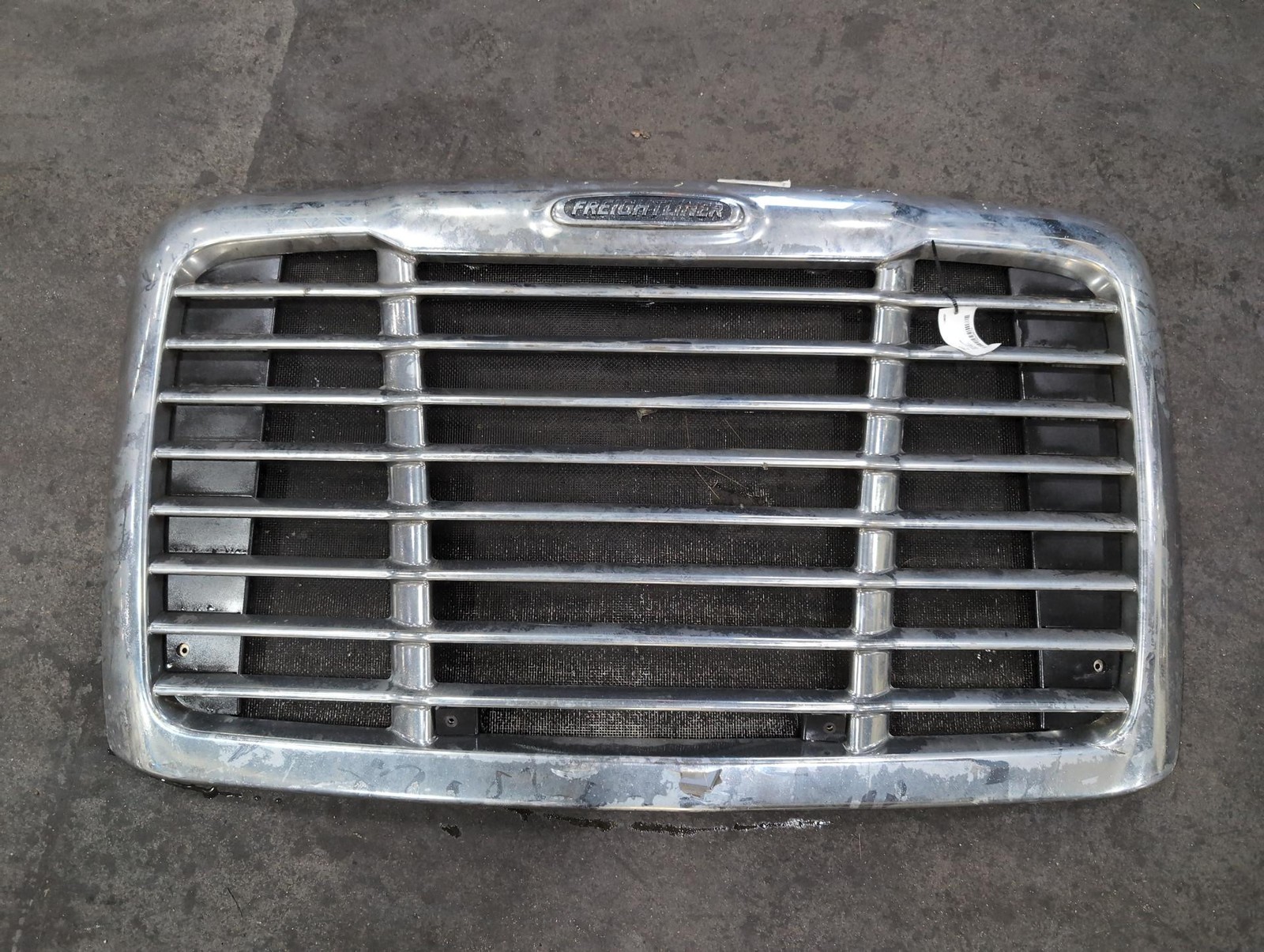 2008-2019 Freightliner CASCADIA Grille - Used