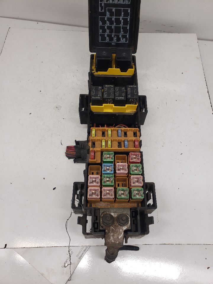 Used Fuse Box Engine fits: 2005 Dodge Durango 4.7L w/o tow package Grade A