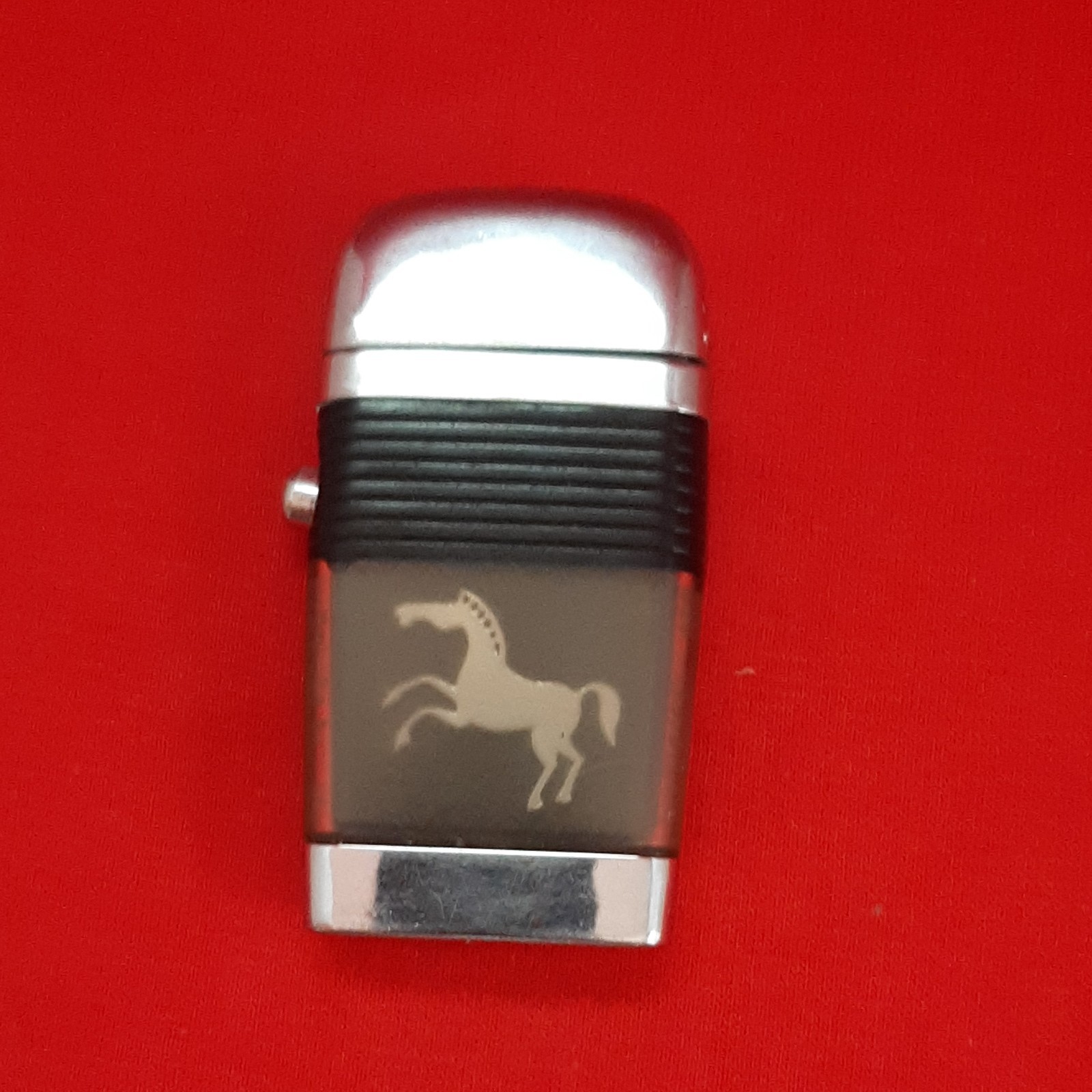 Scripto VU Horse Design Collectible Lighter Silver Black