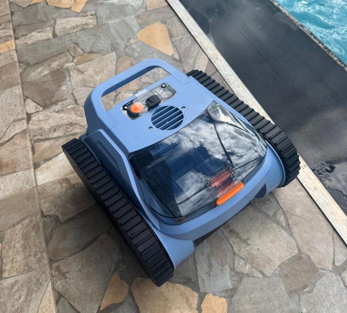 Robotic Pool Cleaner Cordless Wall Climbing Pool Vacuum Robot for Inground Pools