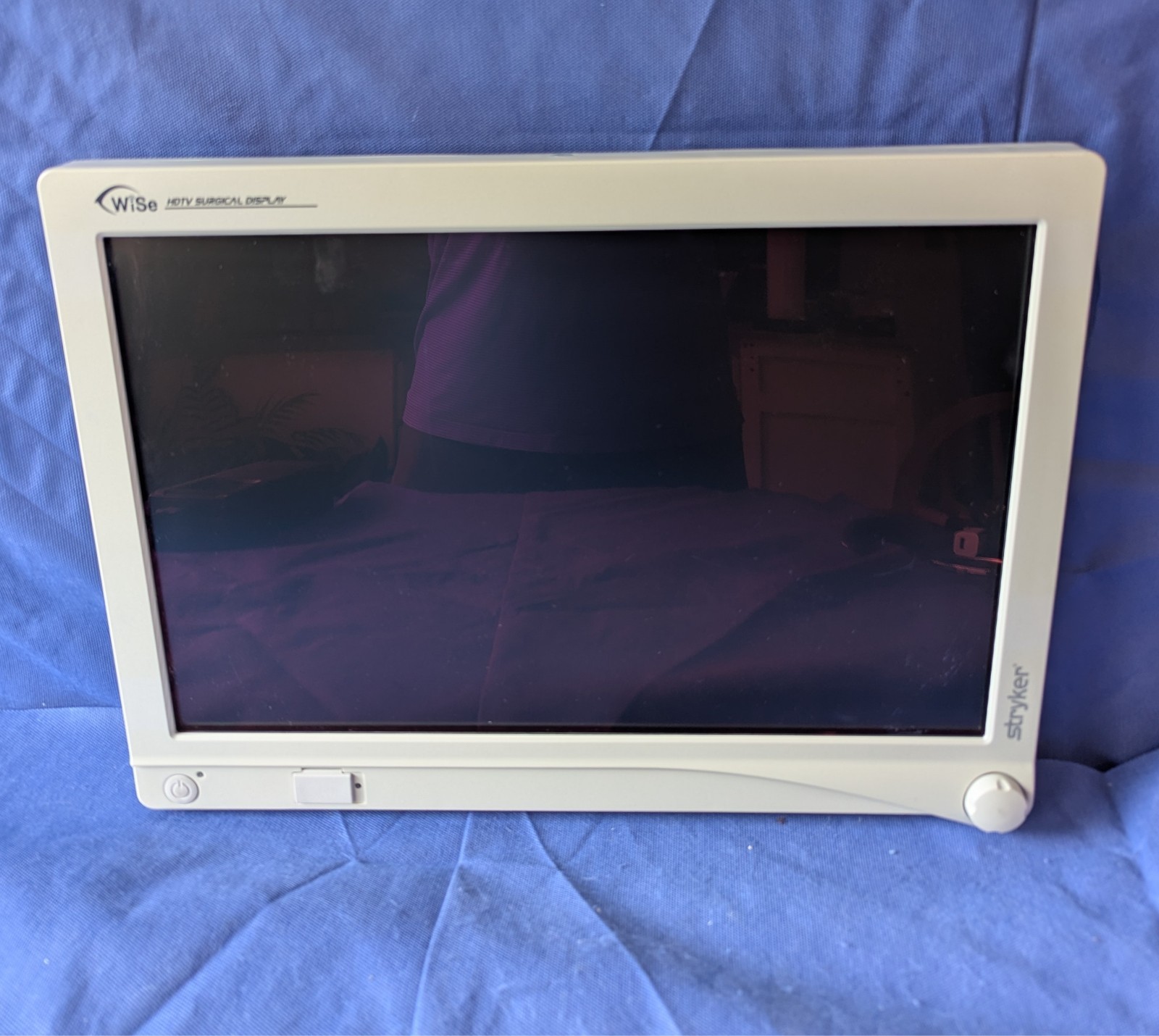 Stryker WiSe 19" HDTV Surgical Display (REF: 240-030-990) (NO Power Supply)