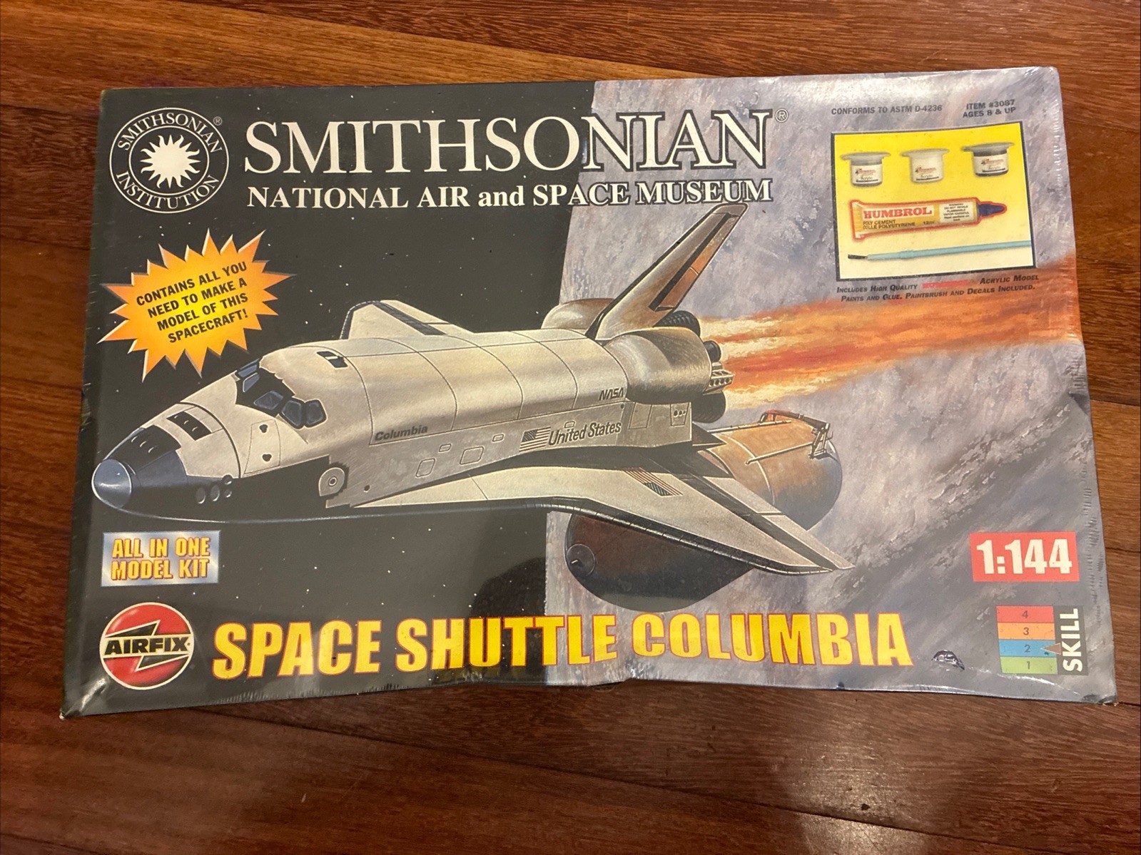 l Smithsonian Space Shuttle Columbia 1:144 FS NEW Model Kit