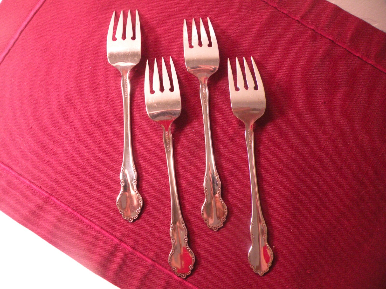 Set of 4 TENNYSON Oneida Community CUBE Stainless Steel Salad Forks 6-3/4"