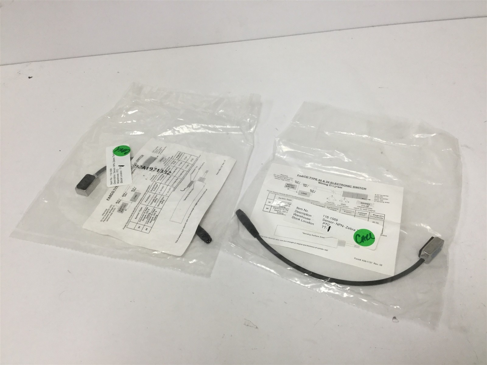 Lot of 2 New Fabco Air 9-2A197-1332 Cylinder Position Switches, Voltage: 6-24VDC