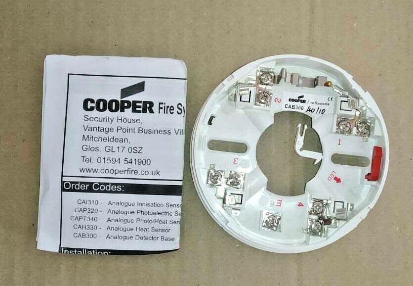 LOT OF 48 PC. COOPER CAB 300 ADDRESSABLE ANALOGUE MOUNTING BASE FOR