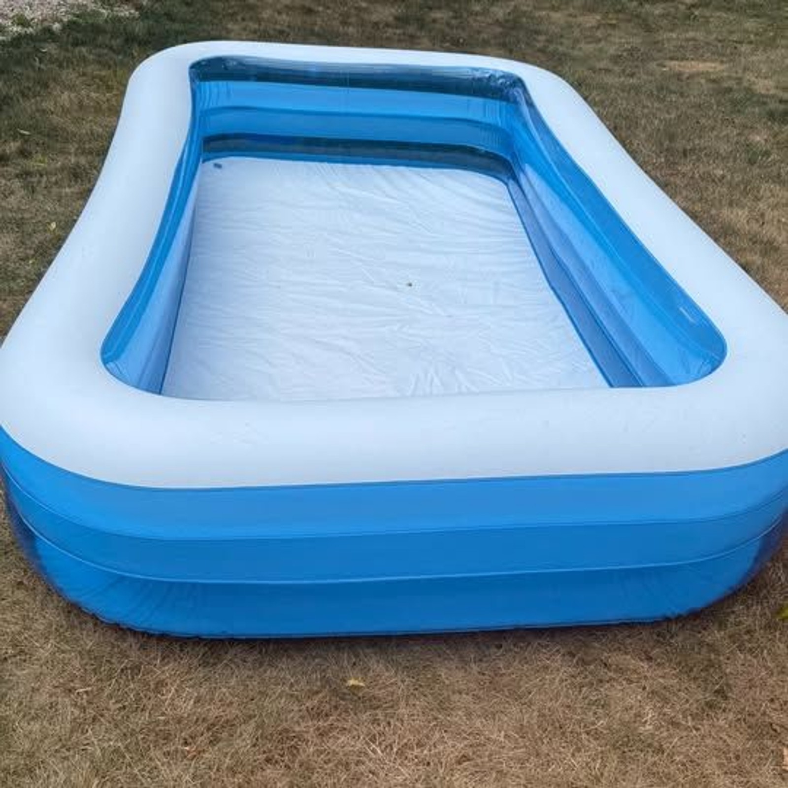 Large inflatable pool family size