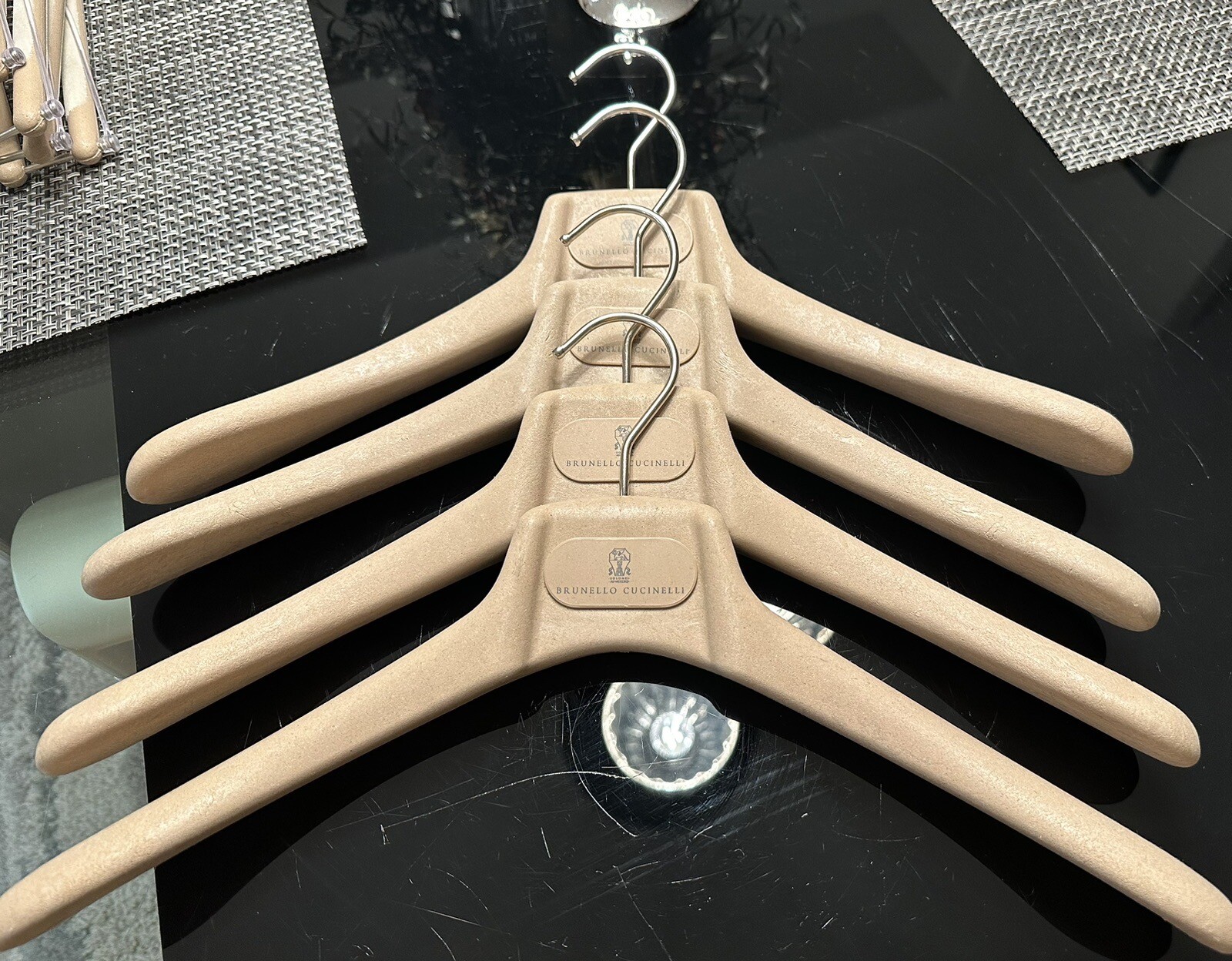 brunello cucinelli coat hanger 40 cm (4)
