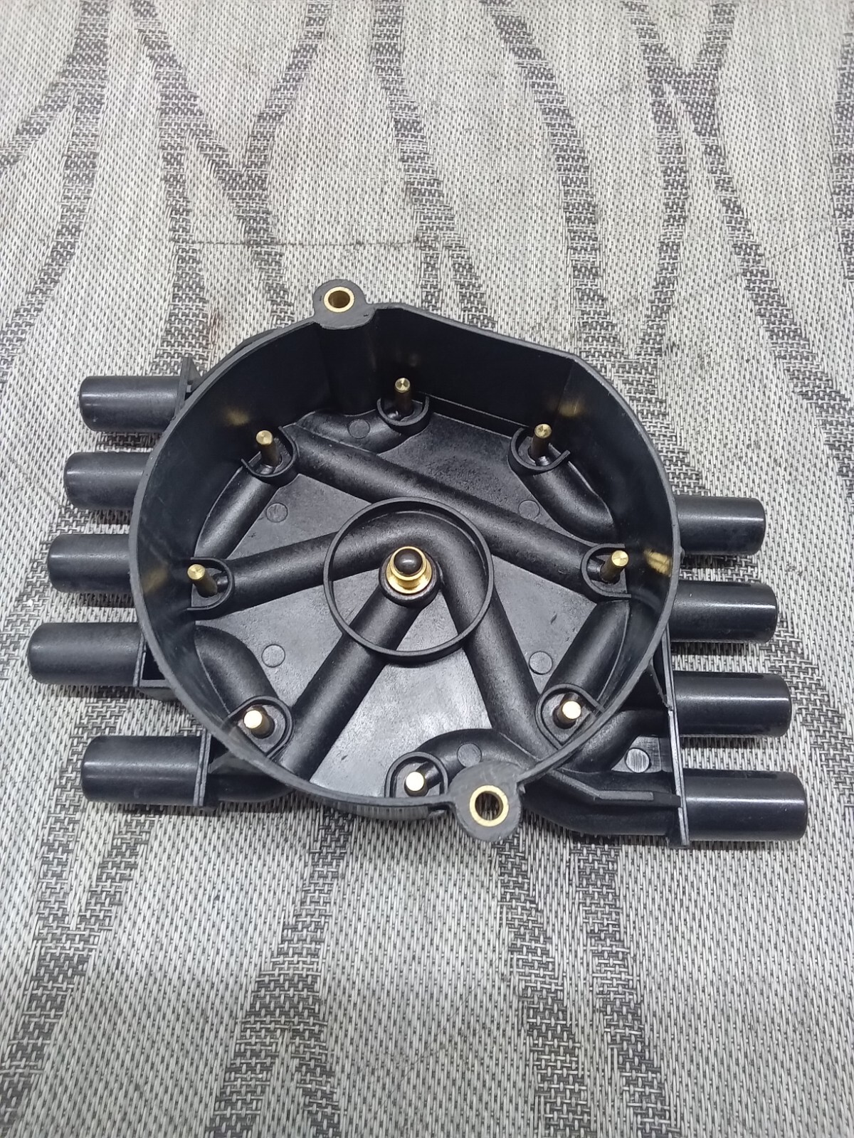 Crusader Hvs V8 Distributor Cap #RA108009