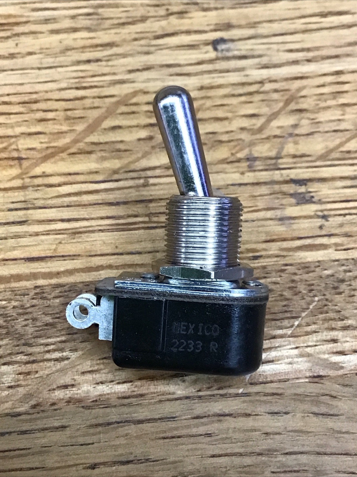 (1) Carling Technologies Toggle Switch 2233R 6A/125VAC or 3A/250VAC
