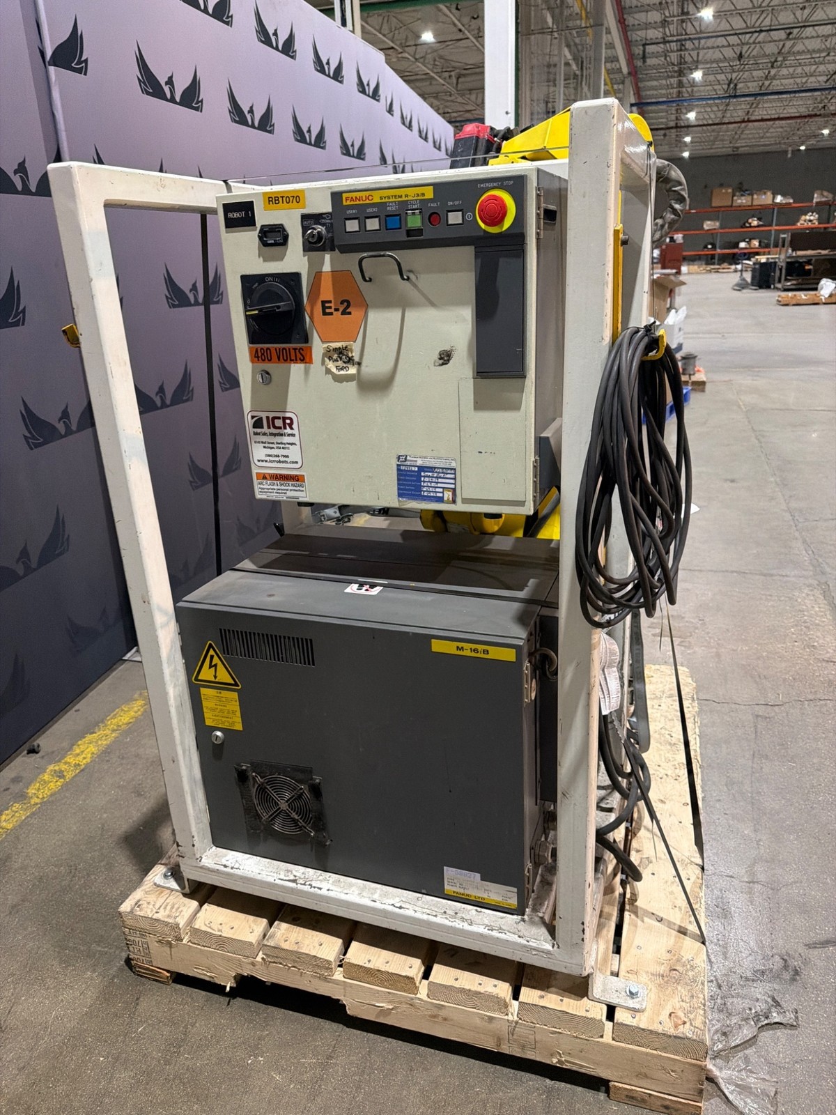 FANUC M‑16iB/20 Complete w/ R‑J3iB Controller USED