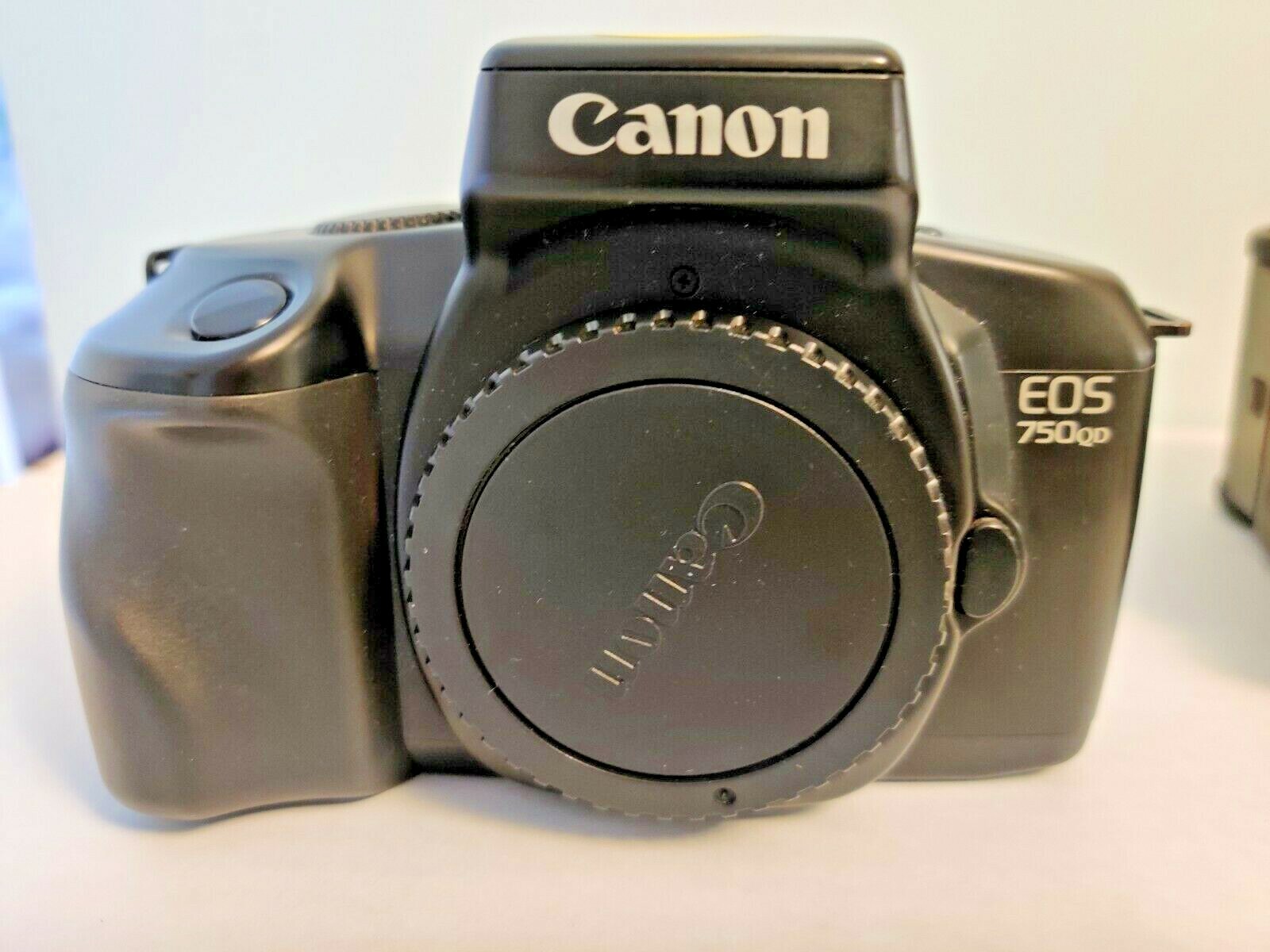 Canon EOS QD Programable Camera & Speedlite 430 EZ flash + Manuals - untested