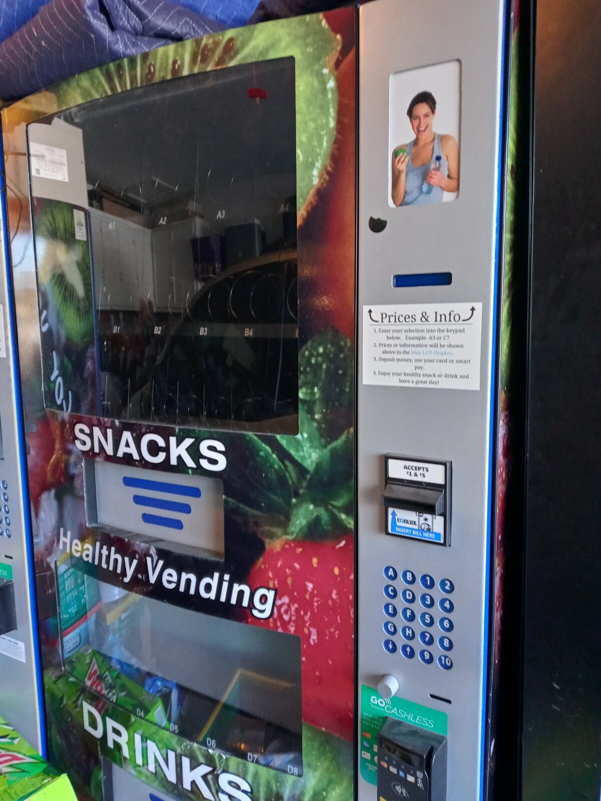 SEAGA HY900 COMBO SNACK / DRINK VENDING MACHINE HEALTHY CHOICE