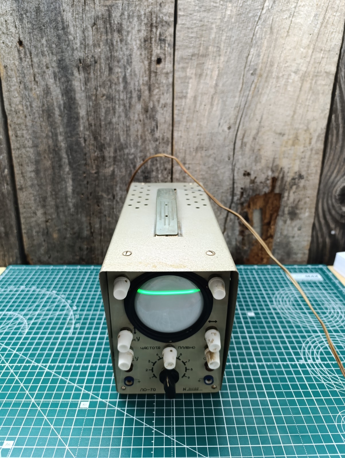 Vintage oscilloscope LO-70 WORKING