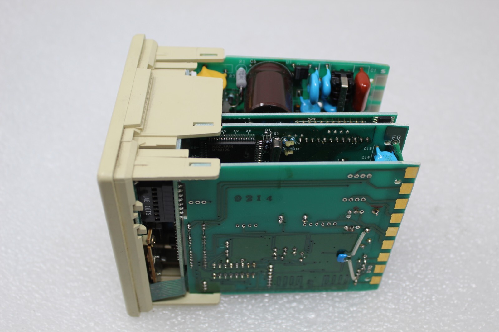 SHIMADEN SR25 TEMPERATURE CONTROLLER / FOR PARTS AS-IS