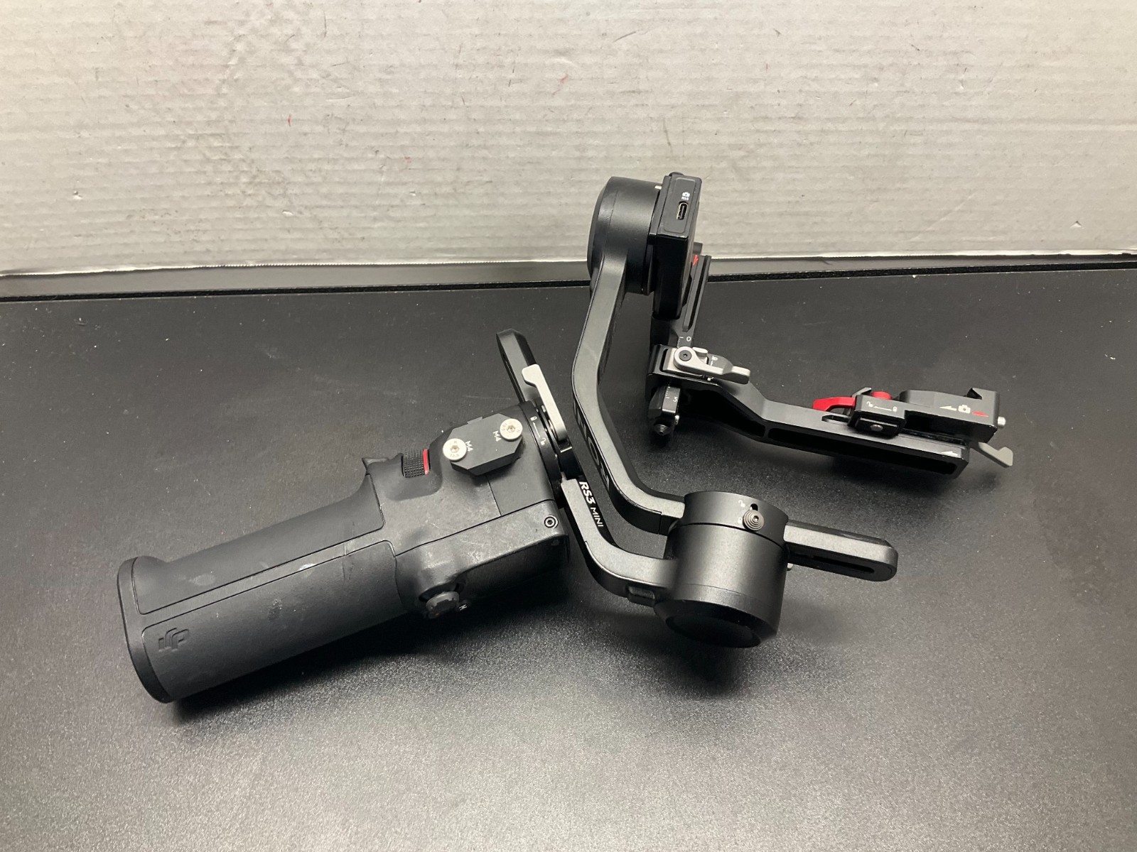 DJI RS3 Mini 3-Axis Gimbal Stabilizer display unti  **READ