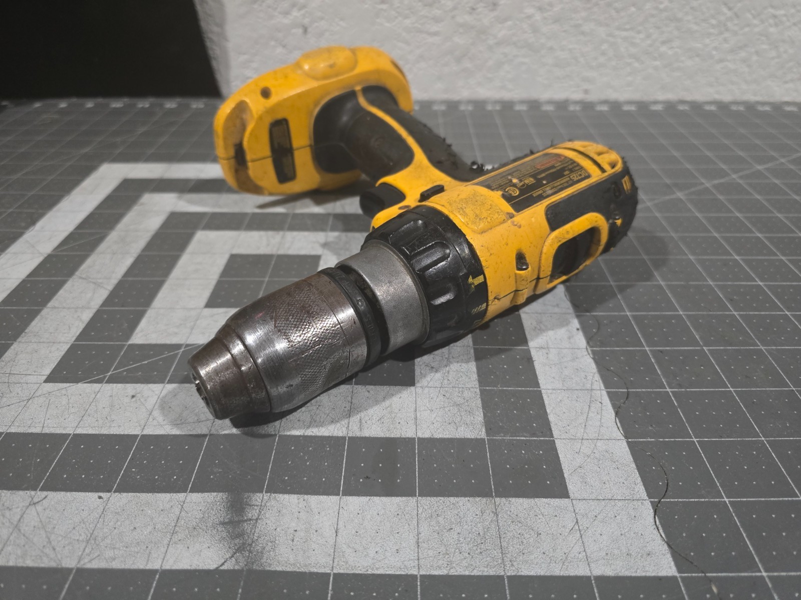 DeWalt DC725 1/2" Cordless Hammerdrill Drill Driver 18V 2 Speed Tool Only