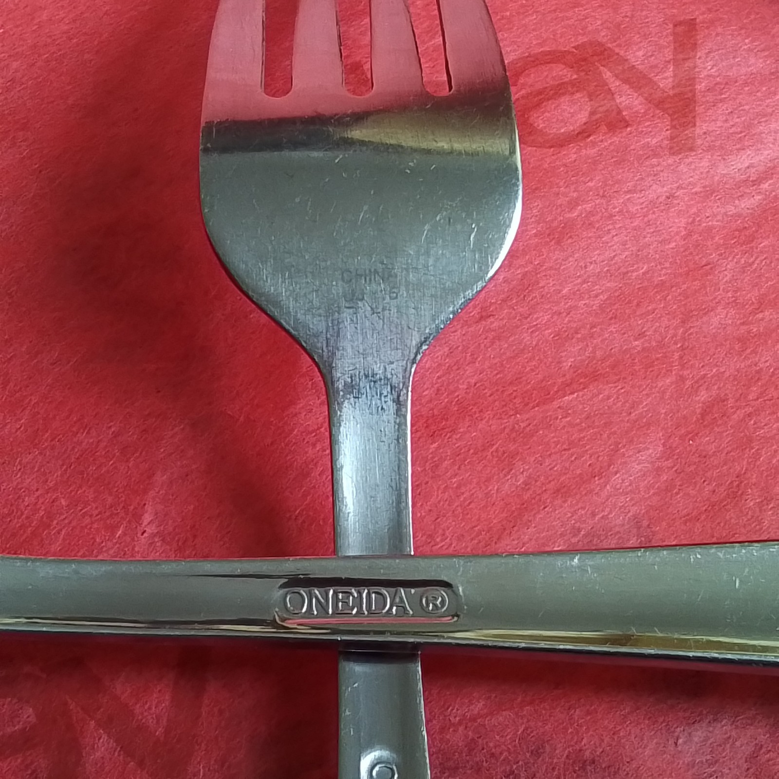 4 Oneida Avery Stainless Dinner Forks Glossy Flared Tip 8" China Pre-owned