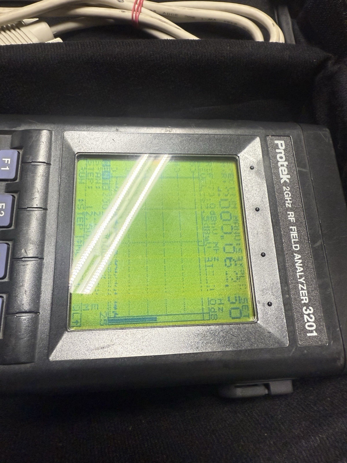 Protek 3201 2GHz Hand-Held RF Field Strength Analyzer - FOR PARTS / NOT WORKING